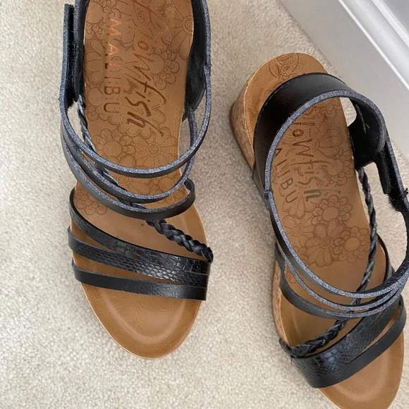 Blowfish Malibu Black Strapped Wedge Sandals - Picture 5 of 7